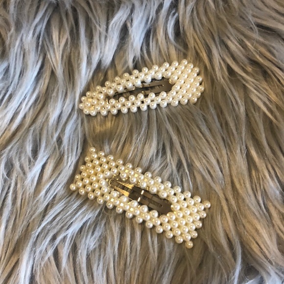 Pearl Hair Clip Set - Picture 3 of 3